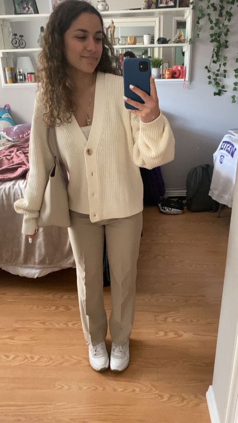 Cute outfit inspo Teenage Business Casual Outfits, Reporter Outfit Casual, Chapter Outfits Sorority Business Casual, Cute Internship Outfit, Teen Work Outfits, Business Casual Teenage Girl, Business Casual Outfits Teen, Young Adult Business Casual Outfits, Business Casual For Teens