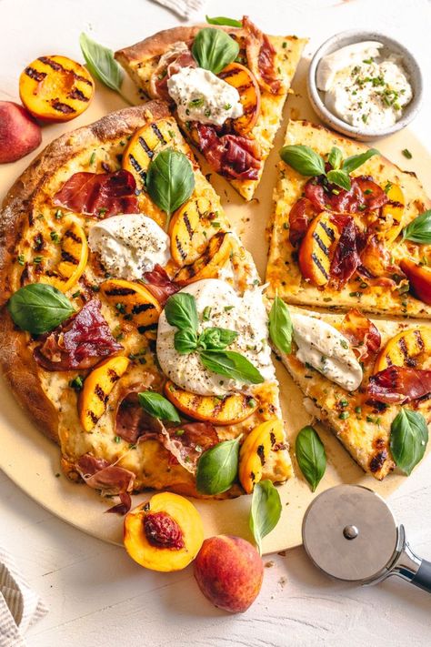 Pizza With Burrata, Italian Branding, Peach Prosciutto, Peach Pizza, Burrata Pizza, Burrata Recipe, Prosciutto Pizza, Grill Food, Pizza Bianca