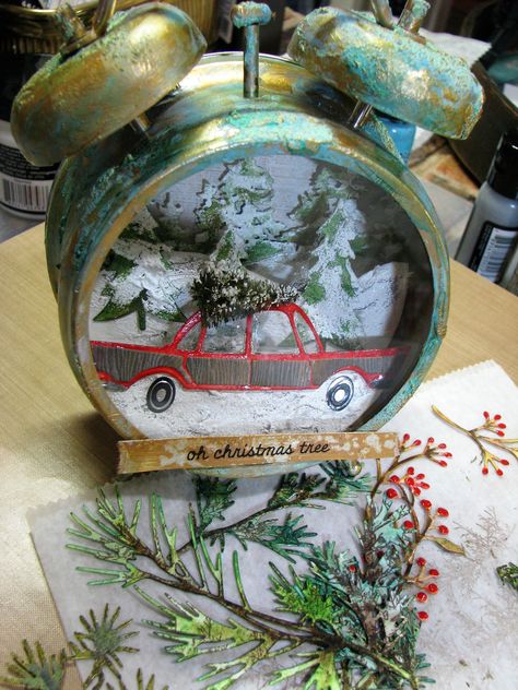 ‘Oh Christmas Tree’ Altered Clock – Dabble Doday Tim Holtz Christmas, Clock Craft, Vintage Christmas Crafts, Christmas Clock, Christmas Craft Fair, Oh Christmas Tree, Christmas In Heaven, Round Clock, Christmas Wood