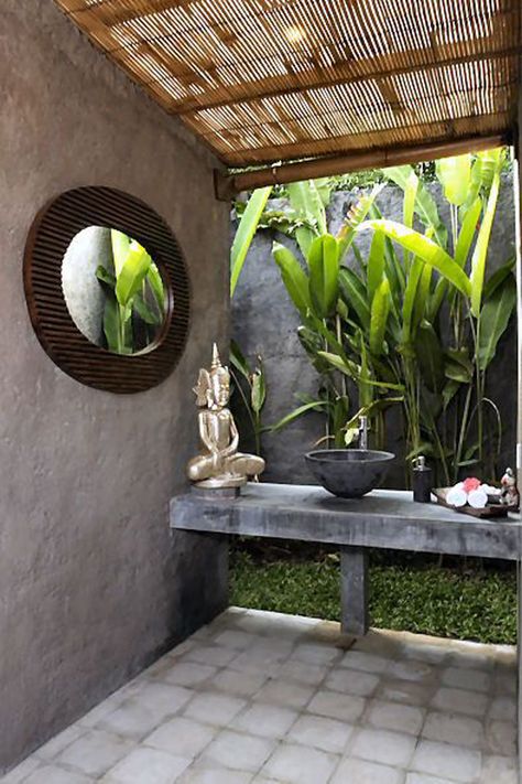 35 Simple And Elegant Asian Decor Ideas | Home Design And Interior Outdoor Bathroom Design, Tropical Bathroom, Outdoor Baths, Bali House, Canggu Bali, Outdoor Bath, Outdoor Bathrooms, Tropical House, Asian Decor