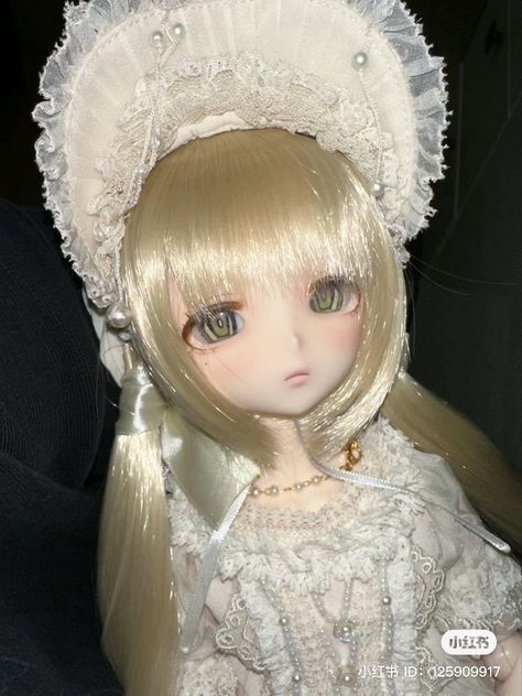 #bjds #dollmakeup #dollmaker #dolls #bjddoll #bjdmakeup #balljointeddoll #japanesedoll Doll Plushies, Doll Aesthetic, Ball Jointed Doll, Kawaii Doll, Doll Makeup, Realistic Dolls, Japanese Dolls, Porcelain Doll, Anime Dolls