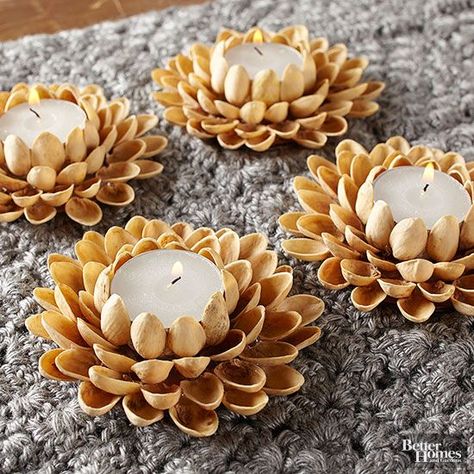 Pista Shell Crafts, Simple Thanksgiving Table, Juleverksted For Barn, Thanksgiving Candles, Pistachio Shells, Simple Thanksgiving, Thali Decoration Ideas, मेहंदी डिजाइन, Shells Diy