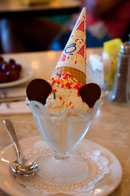 The Mickeylodeon dessert at the Plaza Restaurant in the MK.  Will for sure be letting the kids choose this one! Disney Sweets, Disney Inspired Food, Disney Desserts, Disneyland Food, Disney Treats, Disney World Food, Disney Snacks, Disney Party, An Ice Cream