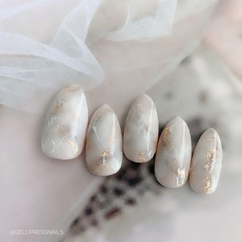 Marble Nails White, Ongles Beiges, Nail Korea, Nails Japanese, Nail 2024, Nails Marble, Gel Press On Nails, Soft Gel Nails, Spring Nail Designs