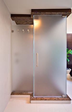 Leer glasetsen bij de WonderWerkplaats http://www.wonderwerkplaats.nl/glasetsen Frosted Shower Doors, Bathroom Window Privacy, Glass Shower Door, Frosted Glass Door, Frosted Windows, Window Privacy, Privacy Glass, Bathroom Windows, Window Room