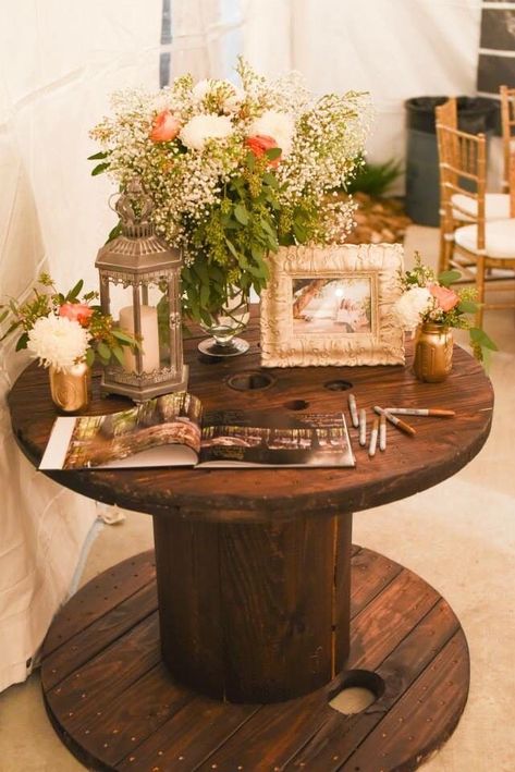 Wire Reel Wedding Ideas, Wooden Spool Cake Table Wedding Ideas, Cable Drum Wedding Ideas, Wood Spool Wedding Ideas, Wire Spool Tables Wedding, Wedding Cake Table Decorations Simple, Wooden Spool Wedding Ideas, Wire Spool Wedding Ideas, Spool Table Ideas Wedding