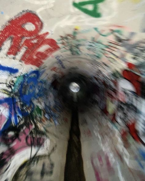 Neo Gotham, Pretty Graffiti, Tunnel Graffiti, Trash Core, Graffiti Tunnel, Rave Aesthetic, Abandoned Place, Scar Cover Up, Red Rising