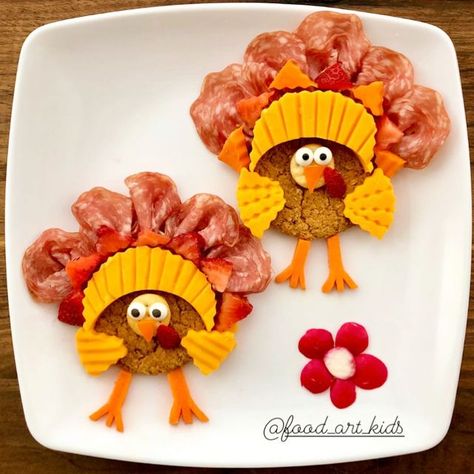 Food_Art_Kids on Instagram: "Turkeys 🦃🦃 Plate made with cheddar cheese, carrots, strawberries, sweet pepper, radish, salami, mini ritz, oatmeal cookies and eye candies! Let me know if you like them 😊 ——————————————— Follow @food_art_kids for more 💕 ——————————————— #foodart #foodie #cutefood #cutefoodforkids #artofplating #foodartist #edible #edibleart #turkey #longweekend #kidssnackideas #kidsfood #kidsmeal #ushqim #ushqime #femije #thefeedfeed #creative #creativemom #lovefood" Turkey Food Art, Cheese Carrots, Turkey Food, Turkey Plates, Food Art For Kids, Food Artists, Sweet Pepper, Creative Mom, Stuffed Sweet Peppers