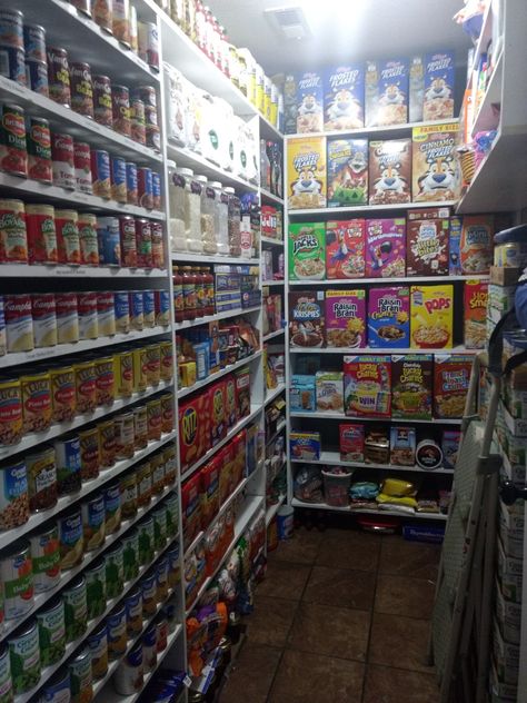 Large Food Storage Room, Garage Food Pantry, Bulk Buying Storage, Pantry For Large Family, Pantry Full Of Food, Extra Large Pantry, Garage Food Storage Organization, Snack Pantry Ideas, Fully Stocked Pantry