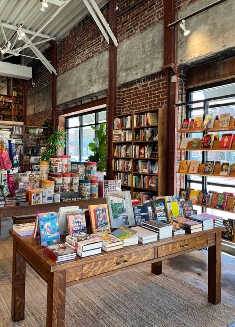 Welcoming Interior Design, Bookstore Storefront Design, Bookshop Interior Design, Cozy Book Store Aesthetic, Bookstore And Flower Shop, Small Business Bookstore, Book And Plant Store, Small Book Store Aesthetic, Flower And Book Shop