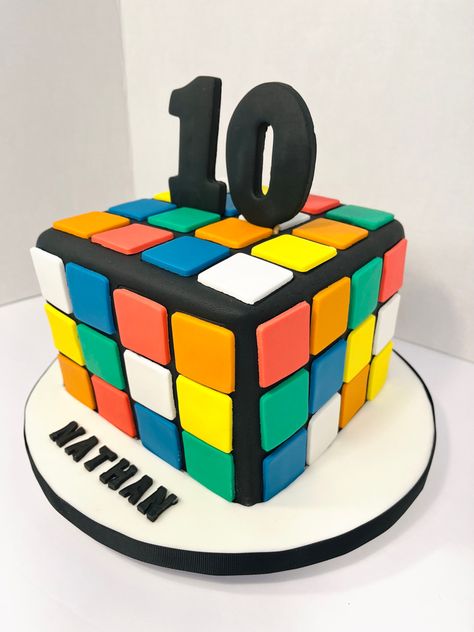 Rubik Birthday Cake, Rubiks Cube Cupcakes, Rubik Cube Cake Ideas, Cake Rubik Cube, Rubik's Cube Cake, Rubiks Cube Birthday Party Ideas, Rubik’s Cube Birthday Party, Cube Cake Design, Rubiks Cube Party