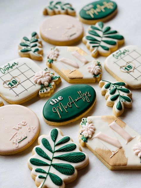 Green Cookies Decorated, Emerald Green Wedding Cookies, Emerald Green And Gold Cookies, Green Wedding Cookies, Sage Green Cookies, Sage Wedding Cookies, Green And Gold Cookies Decorated, Green And Gold Wedding Cookies, Wedding Cookies Green And Gold