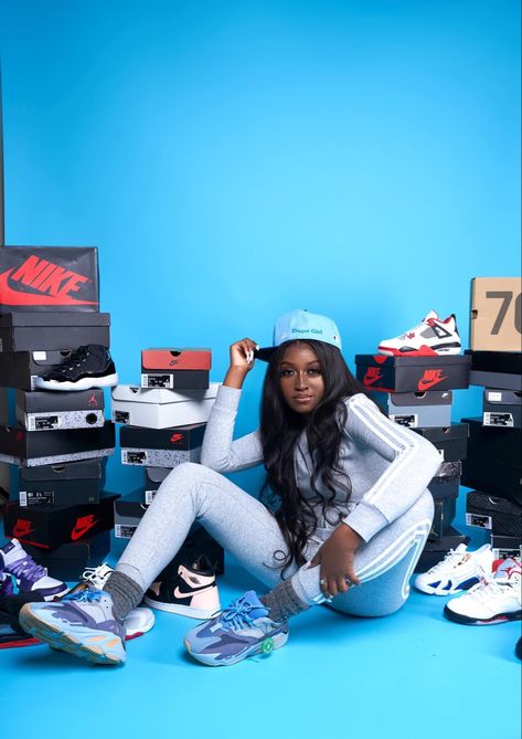 High School Sneaker Ball, Sneakerhead Photoshoot Ideas, Sneaker Head Senior Pictures, Sneaker Ball Photo Shoot, Sneaker Head Photo Shoot, Jordans Photoshoot, Jordan Birthday Photoshoot, 2000s Birthday Photoshoot, Jordan Year Birthday 23 Photoshoot