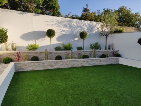 Garden Design Modern, Turf Backyard, Backyard Walkway, Modern Backyard Landscaping, Back Garden Design, Patio Garden Design, Backyard Remodel, Garden Makeover, Diy Backyard Landscaping