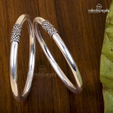 Nakoda Payals, Mens Bracelet Gold Jewelry, Silver Anklets Designs, Silver Bracelet Designs, Jewelry Necklace Simple, Oxidised Silver Jewelry, Diamond Bracelet Design, Gold Chain Design, Jewelry Set Design