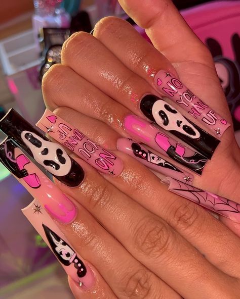 do you like scary movies ?📞💗✨ - BOOK YOUR SPOOKY SET TODAY ! LINK IN BIO OR DM TO BOOK🎃 - - - #halloween #scream #screamnails #ghostfacenailart #ghostface #longnails #explorepage #xlnails #setsbyevelyn #montebello #lanaitech #323 #commercenails #picorivera #licensednailtech #setsbyevelyn #explorepage #exploremore #nailmagazine #nails2inspire #blingnails #nailart #3dart Pico Rivera, Spooky Nails, Ghost Faces, Bling Nails, Nails Magazine, Scary Movies, Long Nails, Scream, Birthday Ideas