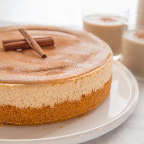 Coquito Cheesecake Recipe, Coquito Cheesecake, Rum Cheesecake, Cheesecake Coconut, Baked Graham Cracker Crust, Coquito Recipe, Boricua Recipes, Flan Recipe, My Obsession