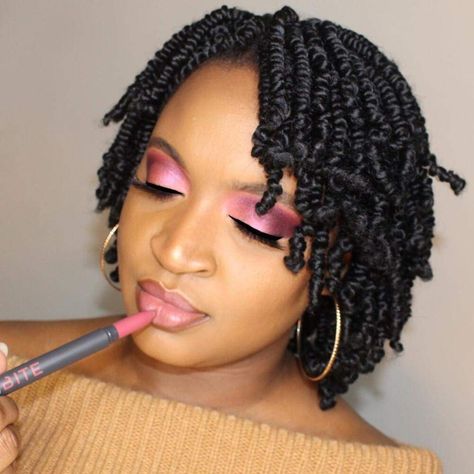 Bob Spring Twist, Short Crochet Braids Hairstyles, Nubian Style, Crochet Twist Hairstyles, Chrochet Braids, Comb Twist, Short Crochet Braids, Twists Crochet, Twist Extensions