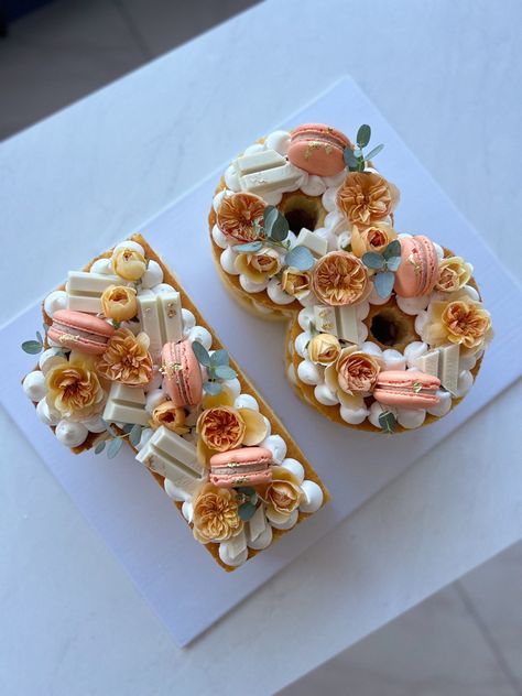 Number cake, peach cake, peach and sage cake Birthday Cake Brownies, Letter Cakes, Cake Number, Number Birthday Cakes, 18th Cake, Cake Lettering, Decorative Cakes, Making Cakes, Cookie Cakes