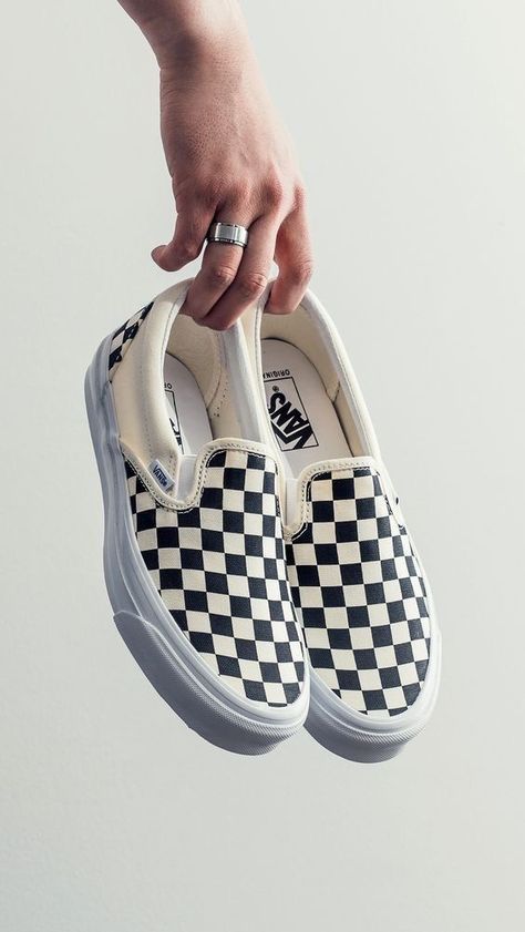 All Vans Shoes, Vans Vault Slip On, Aesthetic Vans Shoes, Vans Vault Outfit Men, Slipon Vans Outfit, Vans Classic Outfit, Vans Astethic, Vans Caro, Vans Shoes Aesthetic