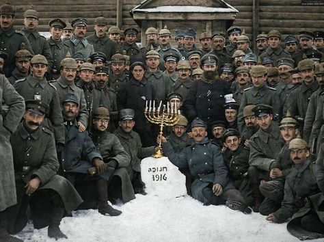 Jewish German Army Soldiers Celebrate Hanukkah On The Eastern Front, 1916. Ww1 Photos, Ww1 Soldiers, Apocalypse World, Camp Pendleton, Austro Hungarian, Army Soldier, German Army, Military History, 100 000