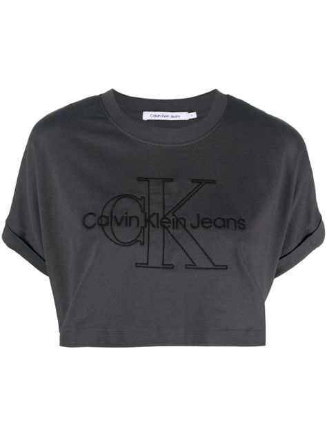 Calvin Klein Crop Top, Calvin Klein Tshirt, Calvin Klein Outfits, Cute Nike Outfits, Grey Calvin Klein, Chanel Outfit, Korean Casual Outfits, Jeans Logo, Trendy Outfits For Teens