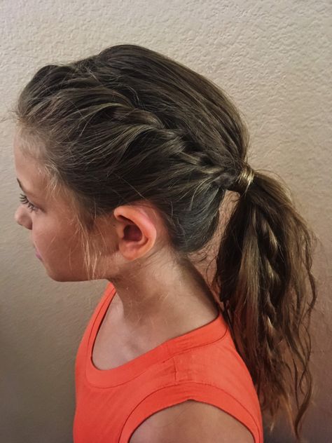 ponytail twist Twist Into A Ponytail, Twisted High Ponytail, High Ponytail With Braid Hairstyles, Livestock Hairstyles, Twist Into Ponytail, Ranveer Singh Hairstyle, Twisted Ponytail, Ponytail Haircut, Hairstyle Girl