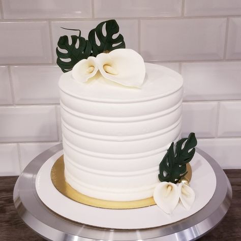 wedding cake tropical cala lys Calla Lily Cake, Lilly Flower, Calla Lily, Flower Cake, Wedding Cake, Wedding Decor, Frosting, Fondant, Wedding Cakes