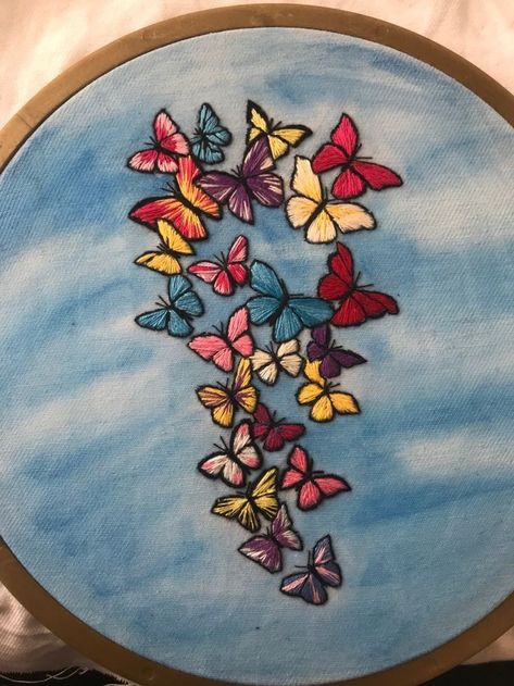 Satin Stitch Embroidery Design, Line Tattoo Ideas, Embroidery Hoop Art Diy, Simple Hand Embroidery Patterns, Hand Beaded Embroidery, Simple Embroidery Designs, Diy Embroidery Designs, Line Tattoo, Hand Embroidery Videos