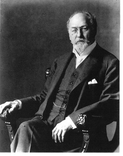 Otto Koloman Wagner (German: [ˈɔto ˈvaːɡnɐ] ( listen); 13 July 1841 – 11 April 1918) was an Austrian architect and urban planner, known for his lasting impact on the appearance of his home town Vienna, to which he contributed many landmarks. Neue Galerie New York, Otto Wagner, Vienna Secession, Bright Minds, Karl Marx, Artist Profile, Built Environment, Cool Artwork, Impressionism