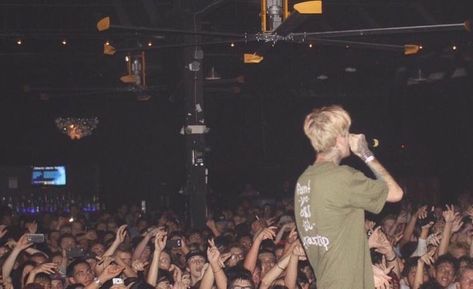 Lil Tracy Banner, Lil Peep Wallpaper Laptop, Lil Peep Banner, Horizontal Wallpaper, Room 2023, Black Banner, Little Bo Peep, Bo Peep, Look At The Sky