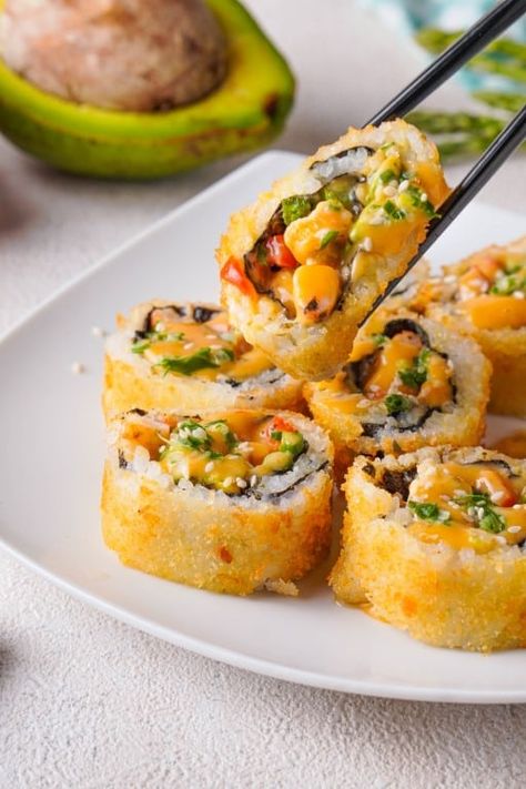 How To Make Fried Sushi Rolls, Sushi Recipes Fried, Roll Sushi, Fried California Roll, Deep Fried Sushi Rolls, Fried Sushi Recipes, Deep Fried Sushi Rolls Recipes, Deep Fried California Roll, Fried Sushi Rolls