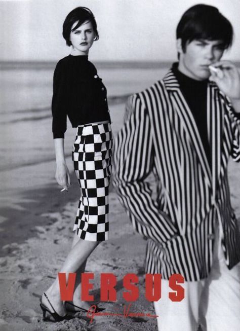 Stella Tennant for Versus Versace in 1995 Stella Tennant, 80s And 90s Fashion, Versus Versace, Vintage Versace, 1990s Fashion, Best Ads, Fashion Advertising, Gianni Versace, Black And White Design