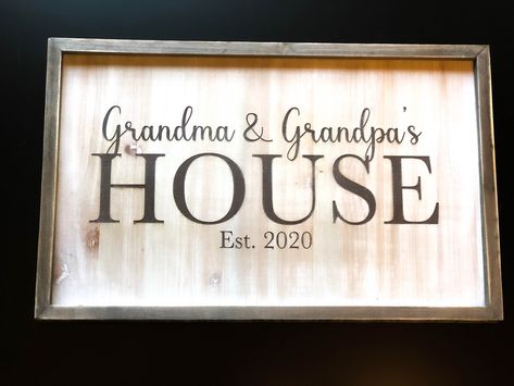 What a wonderful way to let your parents know that you are going to bring a new addition to the family! This beautiful wooden sign can be customized to fit any unique grandparent name! - Sign is white with a walnut frame. - Comes with a sawtooth hanger attached to the back and is ready to be hung Grandparent Signs, Grandparents Sign, Wedding Gift To Husband, Grandma Diy, Grandkids Sign, Diy Christmas Treats, Circuit Maker, Grandparents Gifts, Grandma Ideas