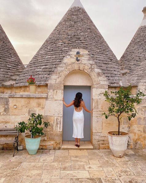 Ceci • The Camel Palette on Instagram: “The Iconic Trullo, Puglia 🇮🇹 #dailyoutfitinspo #ootdgals #myoutfitdiary #ootdmag #simpleoutfits #neutralstyle #beigestyle #outfitblogger…” Trullo Puglia Italy, Puglia Photo Idea, Puglia Aesthetic, Alberobello Italy, Puglia Italy, Beige Style, Italy Photo, Neutral Fashion, Calabria