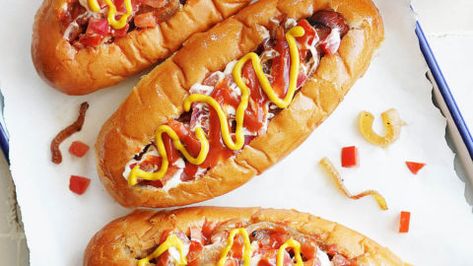 Authentic Sonoran Hot Dog Sonoran Hot Dog Recipe, Muy Delish, Sonoran Dogs, Mexican Hot Dogs, Sonoran Hot Dog, Hot Dog Recipe, Mexican Favorites, Food Shoot, Wrapped In Bacon