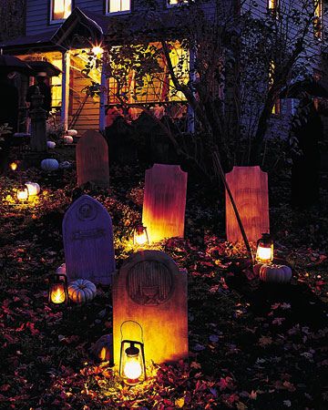 martha-stewart-tombstone-yard | Martha Stewart Halloween - w… | Flickr Tombstone Diy, Dekorasi Halloween, Halloween Eve, Hallowen Ideas, Halloween Graveyard, Haunted House Party, Adornos Halloween, Halloween Prop, Halloween 2014