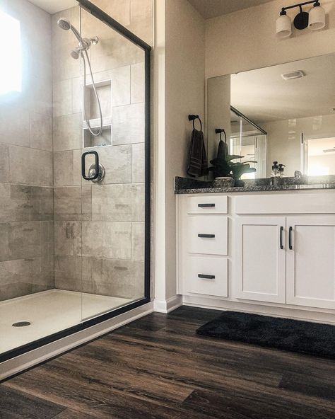 White Bathroom Vanity Dark Floor, Bathroom Ideas With Brown Tile Floor, Brown Flooring Bathroom, Bathroom Colors With White Vanity, Dark Brown Bathroom Floor, Dark Wood Bathroom Floor, Brown Floor Bathroom, Dark Brown Tile Bathroom, Bathroom Brown Floor