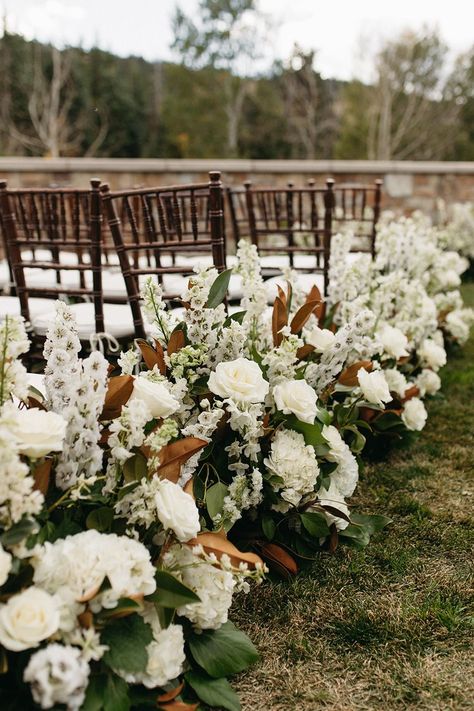 Fall Magnolia Wedding, Magnolia Leaf Wedding Bouquet, Magnolia Bridal Bouquet, Magnolia Leaves Wedding, Wedding Ceremony Aisle Flowers, Magnolia Wedding Flowers, Floral Hedge, Ceremony Aisle Flowers, Green Brown Wedding