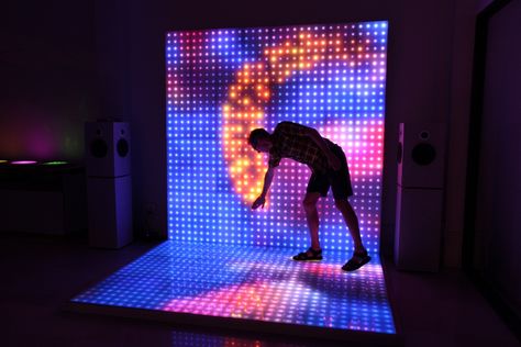 Sensacell Interactive Floor Interactive Lighting, Showroom Inspiration, Valley Cottage, Light Art Installation, Projection Screens, Music Visualization, Interactive Walls, Interactive Installation, Graduation Project