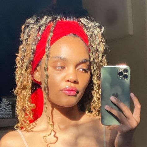 China on Instagram: "i’ve spent so much time in the sun lately 🌞" China Anne Mcclain Aesthetic, China Mcclain, Chyna Anne Mclaine, China Ann Mcclain, China Anne Mcclain Christian Videos, China Anne Mcclain Gif, China Anne Mcclain Instagram, China Anne Mcclain, China Anne