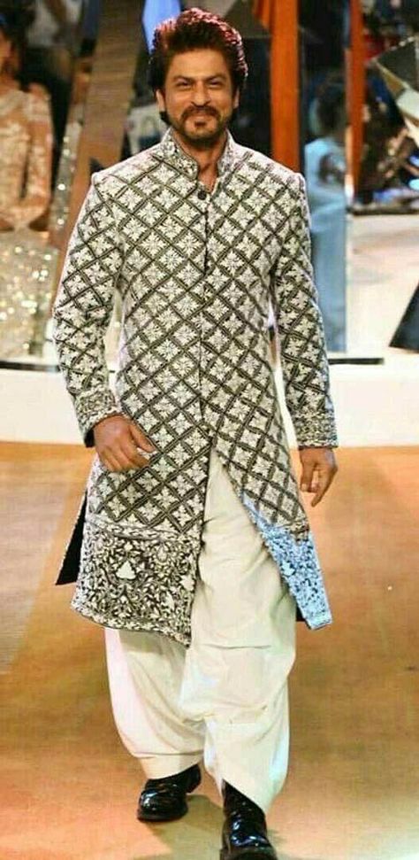 Kurta Koti, India Fashion Men, Haldi Photoshoot, India Actor, Srk Movies, Sherwani For Men Wedding, Wedding Kurta, Groom Dress Men, Man Dress