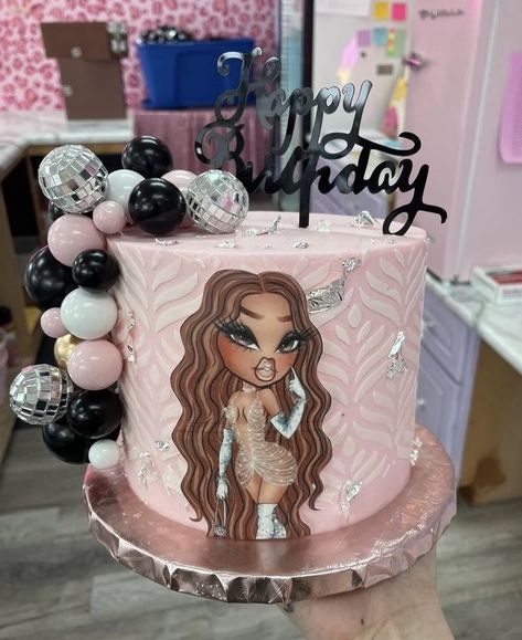 32 Cake Birthday, Bratz Birthday Theme, Bratz Cake Ideas, Bratz Doll Cake, Bratz Party Decorations, Bratz Birthday Cake, Bratz Birthday Party Ideas, Bratz Birthday, Bratz Party