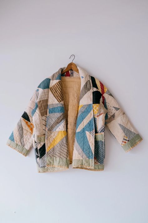 Quilted Jacket Pattern Diy, Diy Quilted Jacket, Quilt Jacket Pattern, Quilt Coat Pattern, Heritage Quilt, Quilted Coat Pattern, Quilted Jacket Pattern, Quilted Clothing, Blanket Jacket