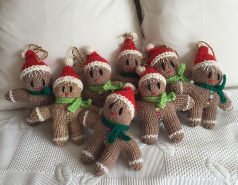 Xmas Knitting, Man Knitting, Gingerbread Man Free, Christmas Knits, Christmas Knitting Projects, Yarn Winder, Advent Christmas, Knitting Toys, Mermaid Christmas