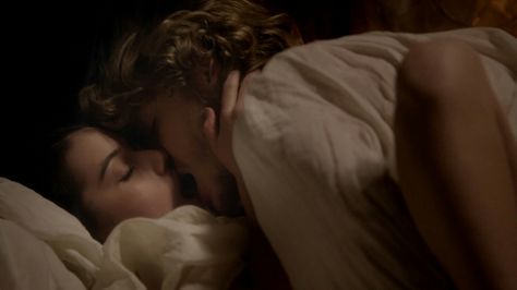 Mary & Francis in bed after the wedding Mary And Francis, Reign Screencaps, After The Wedding, Image Film, Animatronic Fnaf, My Kind Of Love, The Love Club, Kissing Couples, Cute Couples Kissing