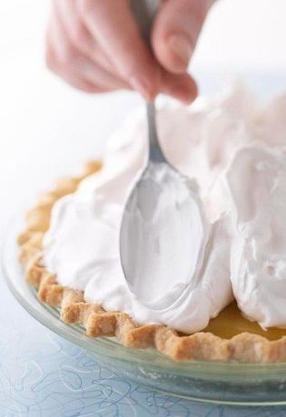 Meringue Pie Topping, How To Make Meringue, Meringue Topping, Meringue Pie Recipes, Meringue Recipe, Pie Tops, Meringue Pie, Pie Dessert, Pavlova