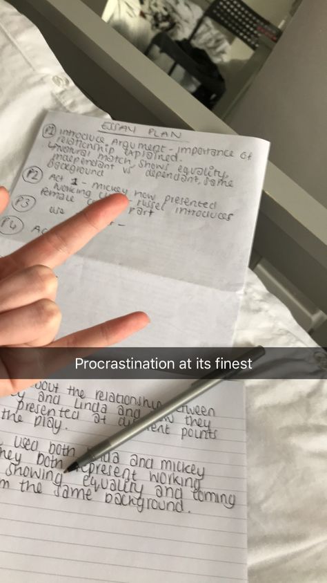 Maths Captions Snapchat, Studying Snaps Ideas, Study Pictures Snapchat, Funny Study Snaps, Exam Snapchat Story, Studying Snapchat Stories, Exam Snap Streak, Night Study Snapchat, Study Snapchat Stories