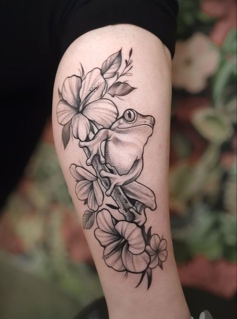 Frog On Branch Tattoo, Frog Tattoo Behind Ear, Frog On Leaf Tattoo, Rainforest Tattoos, Rainforest Tattoo, Tree Frog Tattoos, Realistic Flower Tattoo, Jeep Art, Clock Drawings