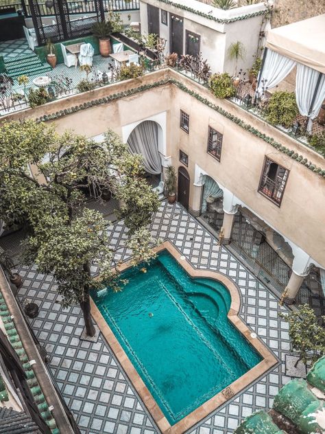 Morocco House, Spray Plaster, Morocco Fez, Moroccan Villa, Eastern Architecture, Moroccan Houses, Moroccan Riad, Design Marocain, Moroccan Architecture